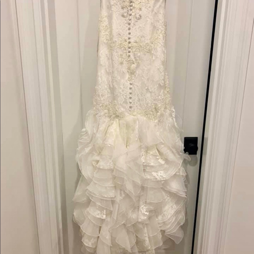 Beautiful strapless wedding gown!